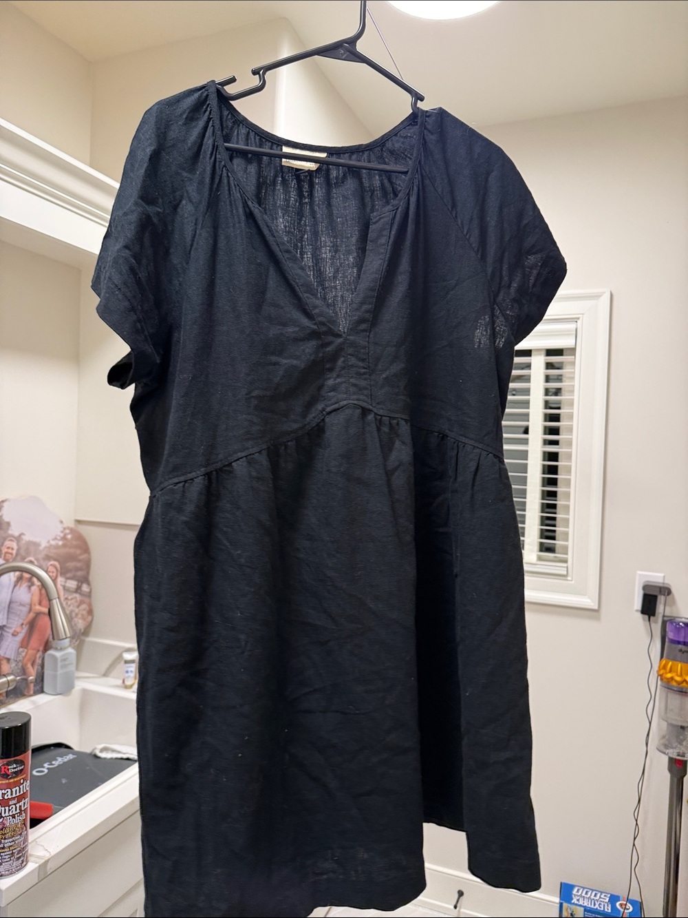 Black V-Neck Short Sleeve Tunic Dress